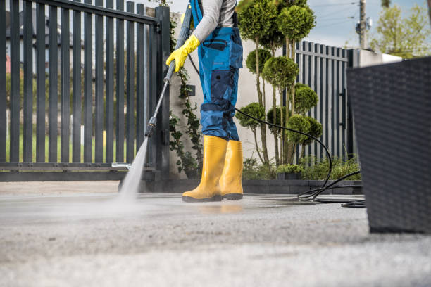 Best Commercial Building Pressure Washing  in Altamont, KS